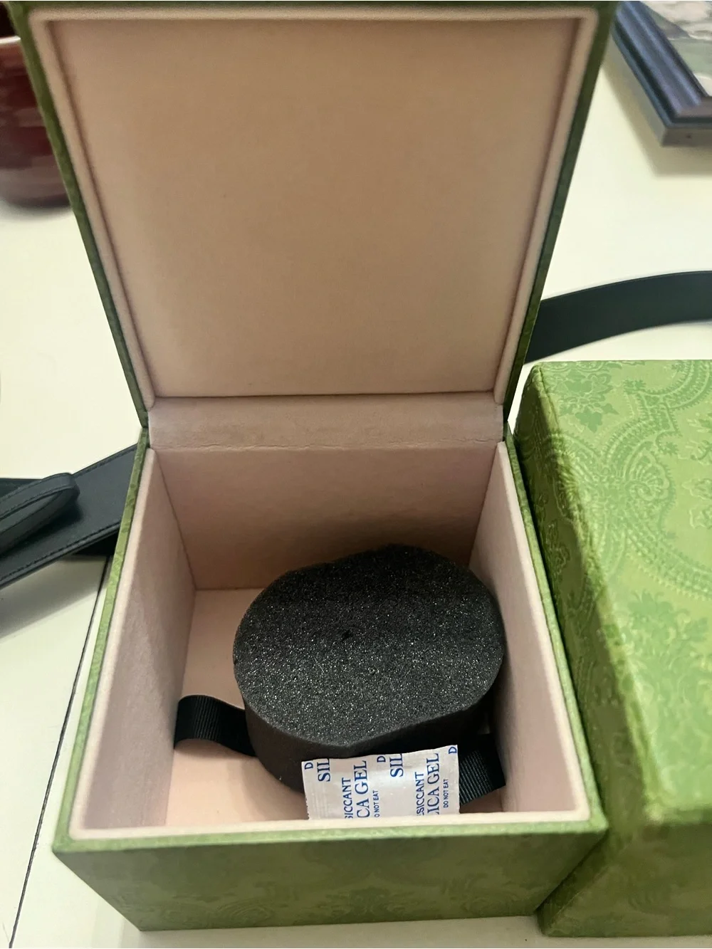 Gucci refined black